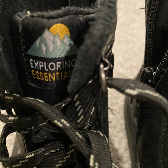 Black h&m toddler boots size 8.5 - Picture 2 of 6